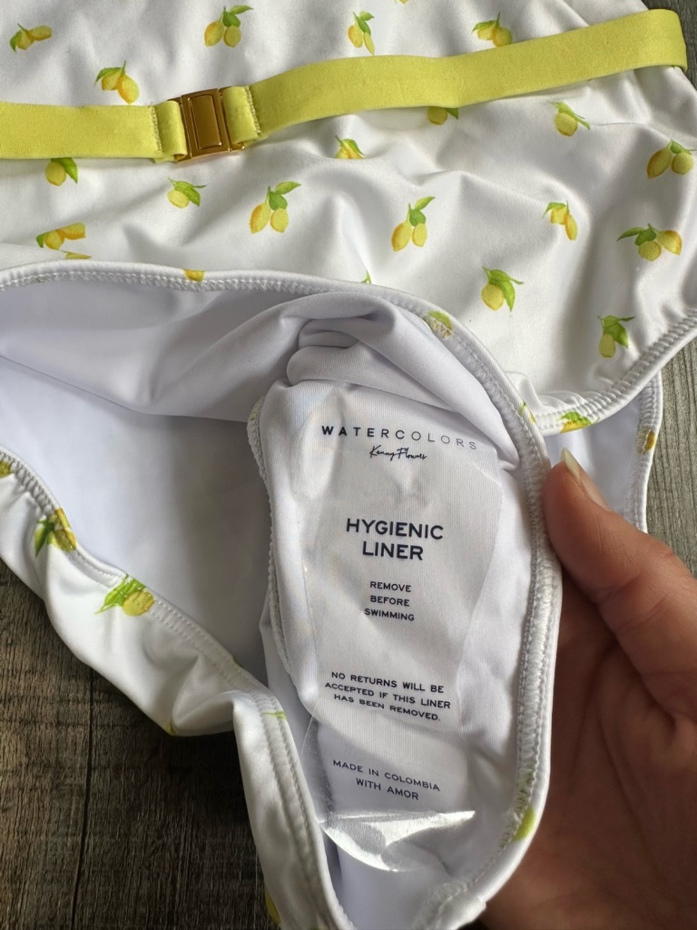 Kenny Flowers The Amalfi White Lemon-Print Underwire OnePiece Swimsuit Large NWT - Picture 6 of 13